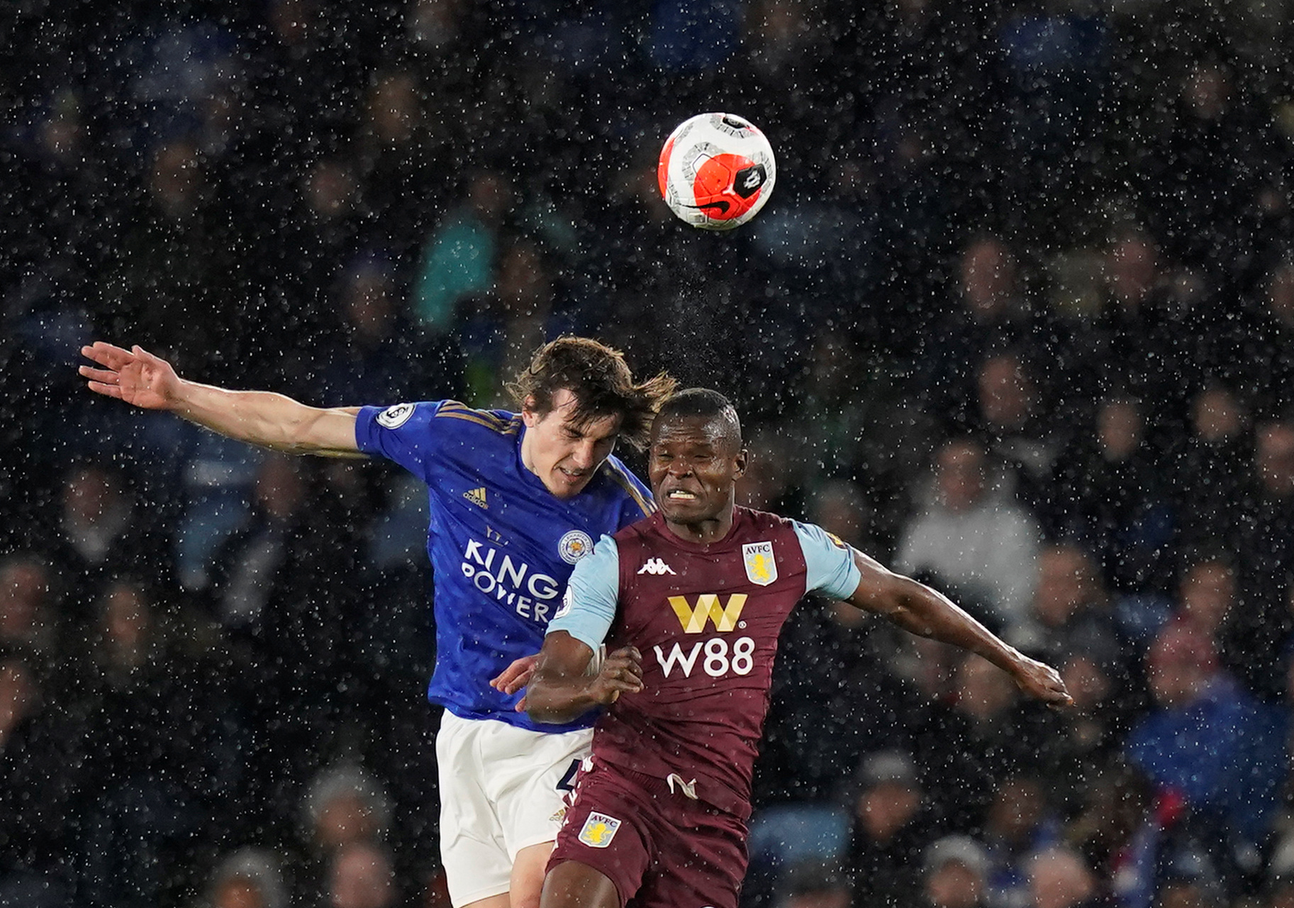 员都在各自 员都在各自